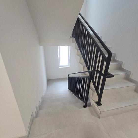 Apartament cu 2 camere decomandat în Giroc
