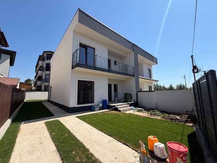 Casă individuală cu 4 camere cu Canalizare în Dobroești