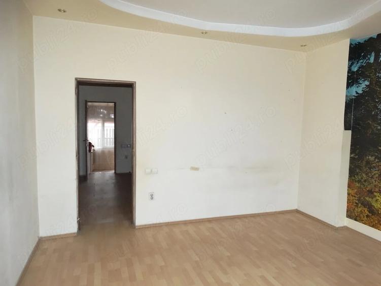 Apartament cu 2 camere nedecomandat în Telecabinei