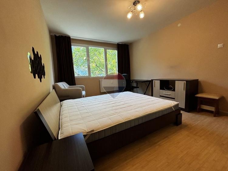 Apartament cu 2 camere semidecomandat, mobilat în Drumul Taberei
