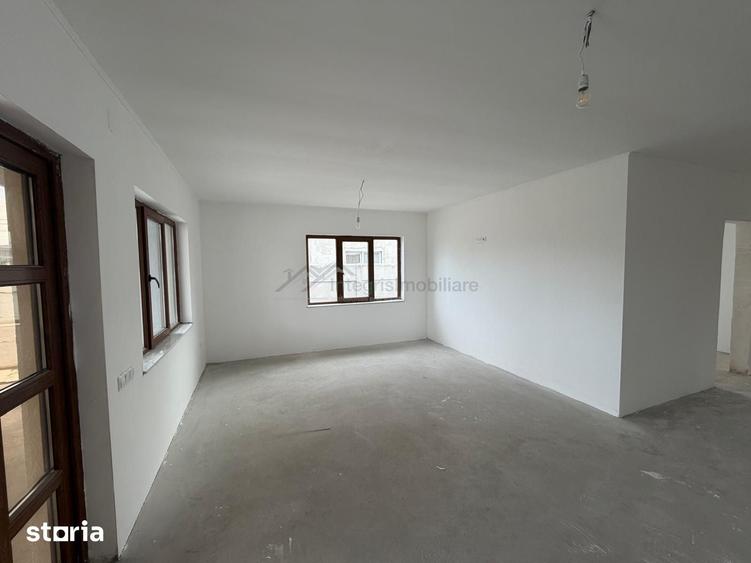 Casă cu 4 camere cu Teren 500 Mp în Oșorhei