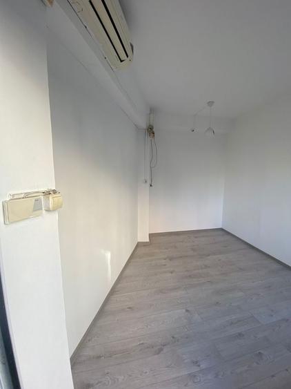 Spațiu comercial, de 8 mp, în Central