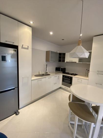Apartament cu 3 camere decomandat în Pipera