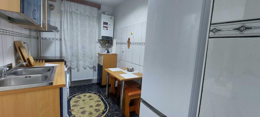 Apartament cu 2 camere semidecomandat în Micro 17