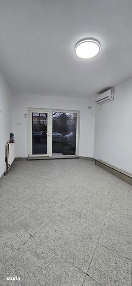 Spațiu comercial, de 34 mp, în Micro 6
