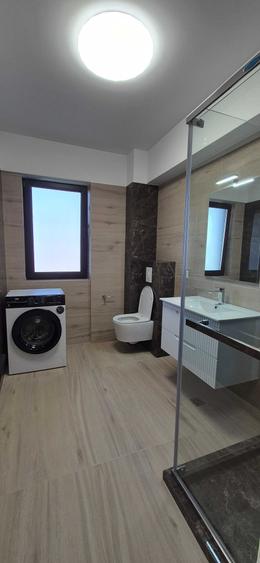 Apartament cu 3 camere decomandat în Exterior Vest