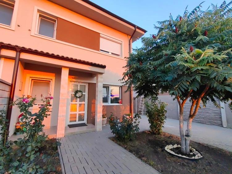 Duplex cu 3 camere cu Canalizare în Moșnița Nouă