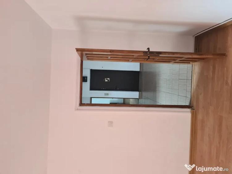 Apartament cu 2 camere decomandat în Precista