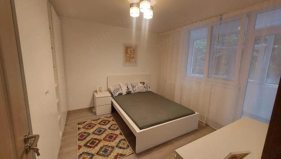 Apartament cu 3 camere decomandat în Drumul Taberei
