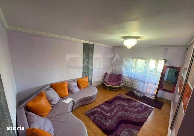 Apartament cu 3 camere decomandat în Sebastian