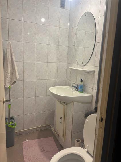 Apartament cu 3 camere decomandat în Pandurilor