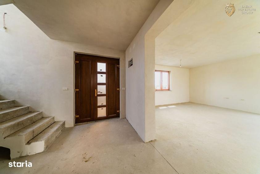 Casă cu 3 camere cu Teren 300 Mp în Livada