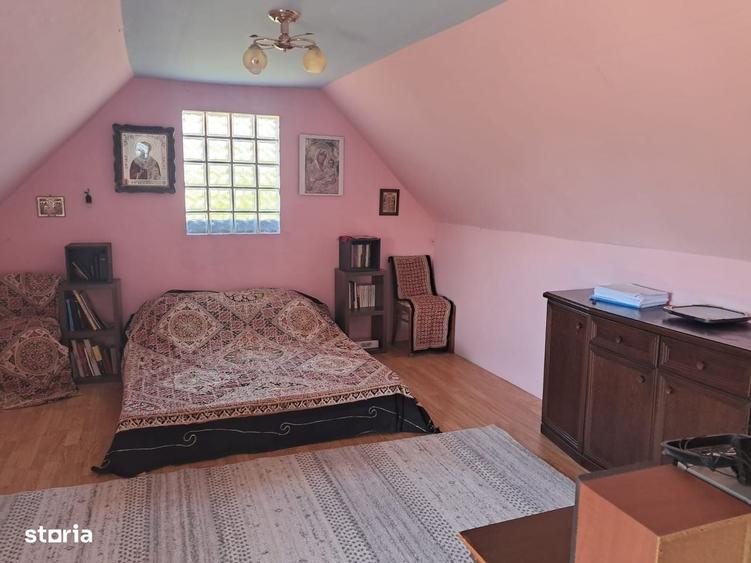 Casă cu 4 camere în Daia