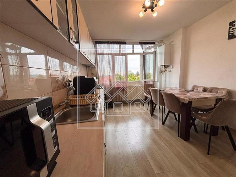 Apartament cu 2 camere decomandat, mobilat în Vasile Aaron