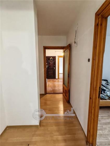 Apartament cu 3 camere decomandat în Nicolina