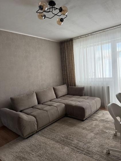 Apartament cu 3 camere semidecomandat în Central