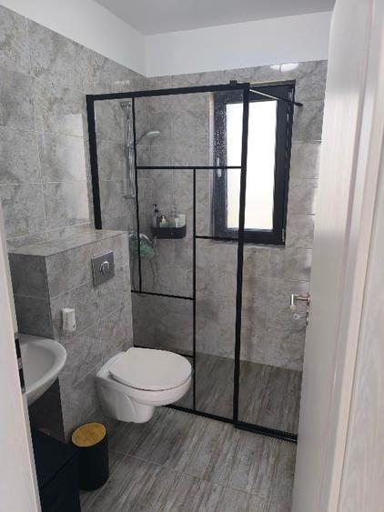 Duplex cu 4 camere cu Canalizare în Brătășanca