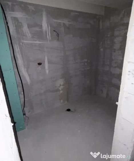 Apartament cu 2 camere decomandat în Tomis Plus