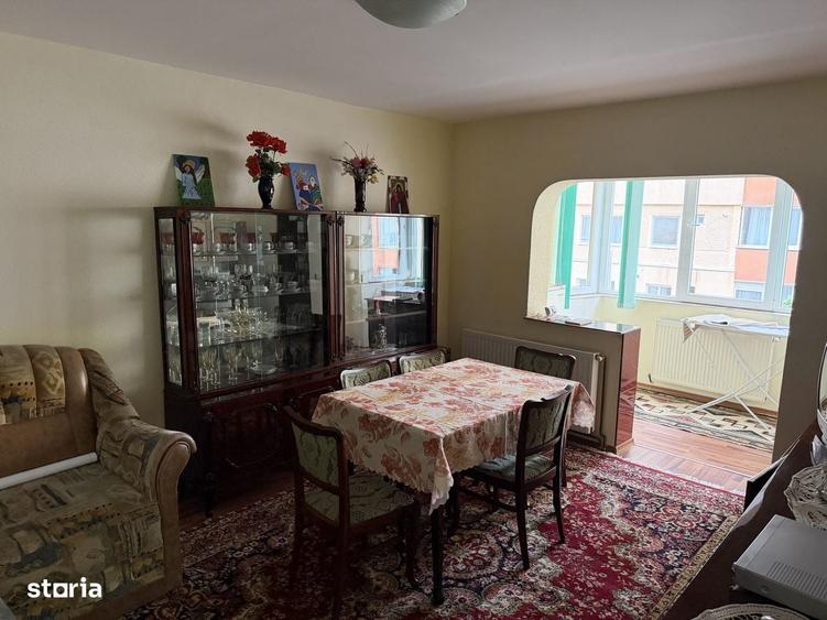 Ocazie ! Apartament 3 camere decomandat Astra liber la vanzare - 1