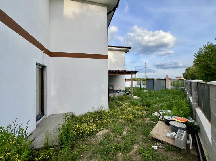 Duplex cu 5 camere cu Canalizare în Giroc