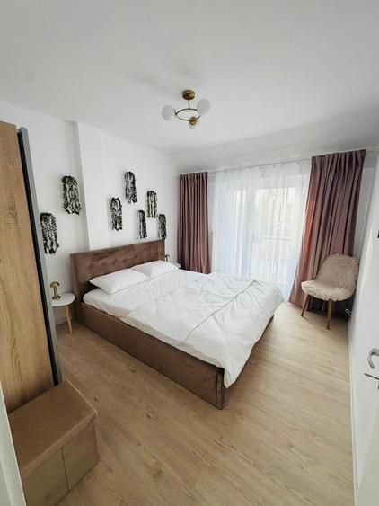 Apartament cu 4 camere decomandat în Cotroceni