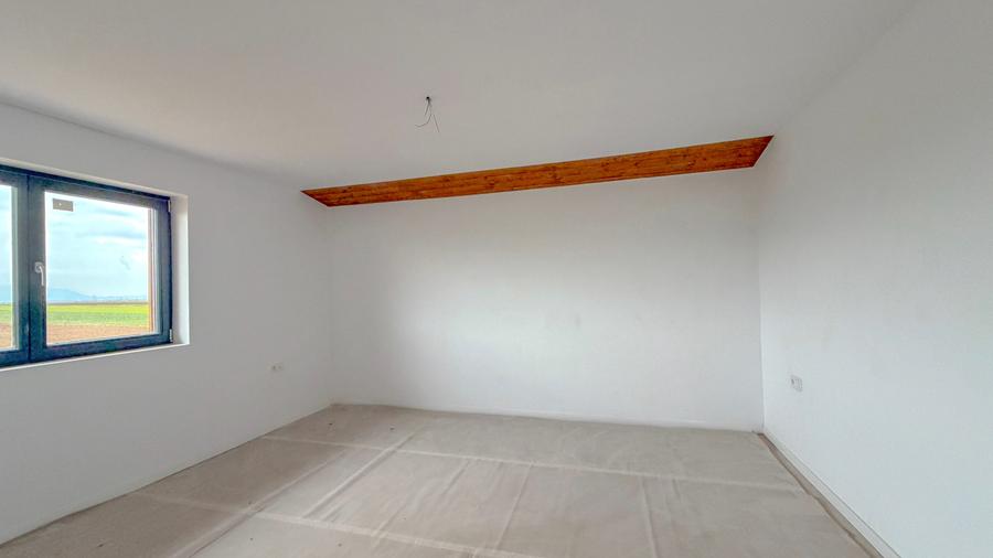 Casă individuală cu 4 camere cu Teren 900 Mp în Tărlungeni