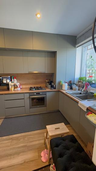 Duplex cu 5 camere cu Canalizare în Est