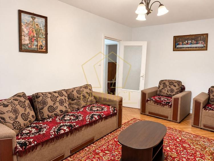 Apartament cu 3 camere decomandat, mobilat în Aradului