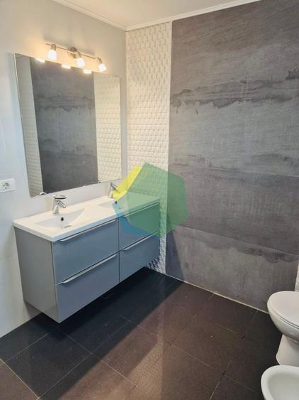 Casă individuală cu 3 camere cu Canalizare în Central