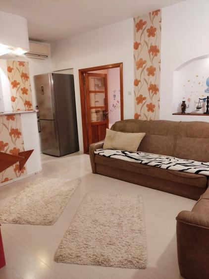 Apartament cu 2 camere semidecomandat în Mărăști