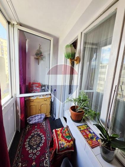 Apartament cu 2 camere decomandat, mobilat în Planete