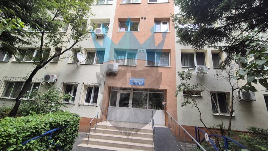 Apartament cu 2 camere semidecomandat, mobilat în Alexandru Obregia
