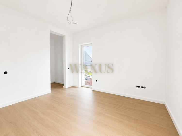 Duplex cu 5 camere cu Canalizare în Florești