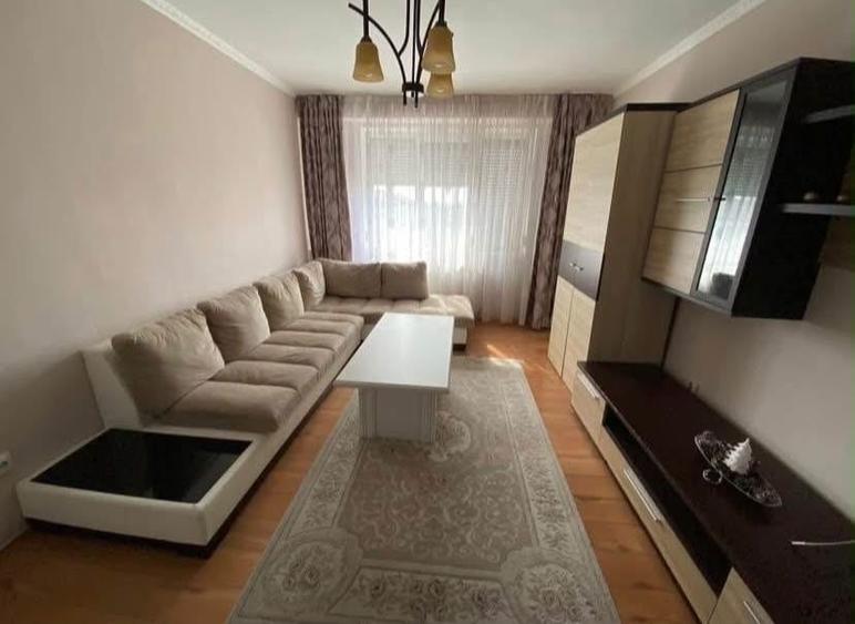 Apartament cu 3 camere decomandat în Nufărul