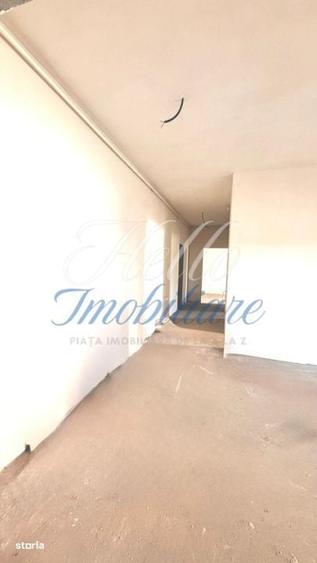 Apartament cu 4 camere decomandat în Florești