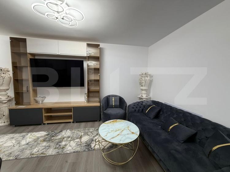 Apartament cu 3 camere semidecomandat, mobilat în Florești