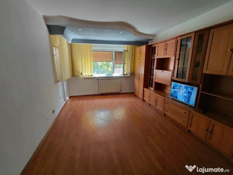 Apartament cu 2 camere decomandat în Piața Centrală