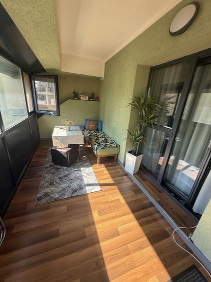 Apartament cu 3 camere decomandat în Exterior Vest