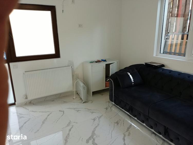 Casă cu 4 camere cu Teren 150 Mp în Vitan