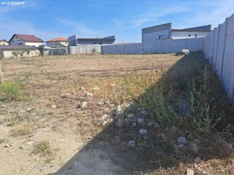 Teren de 500 mp, în Exterior Vest