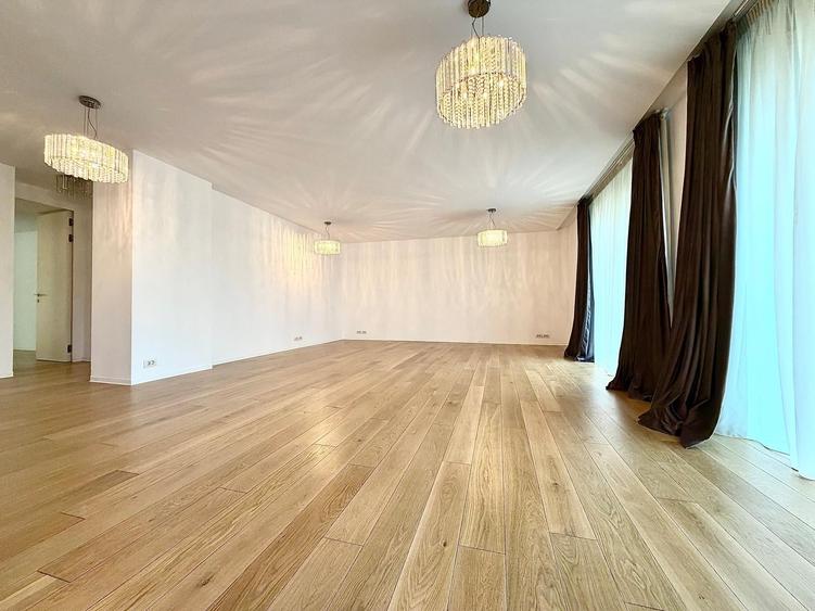 Apartament cu 4 camere decomandat în Aviatorilor