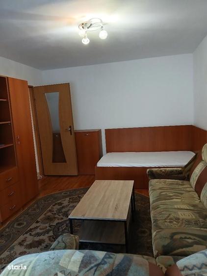 Garsonieră decomandată în Soarelui