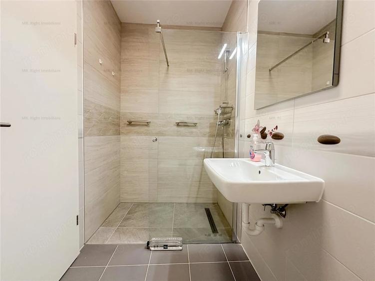 Apartament cu 3 camere decomandat în Avantgarden
