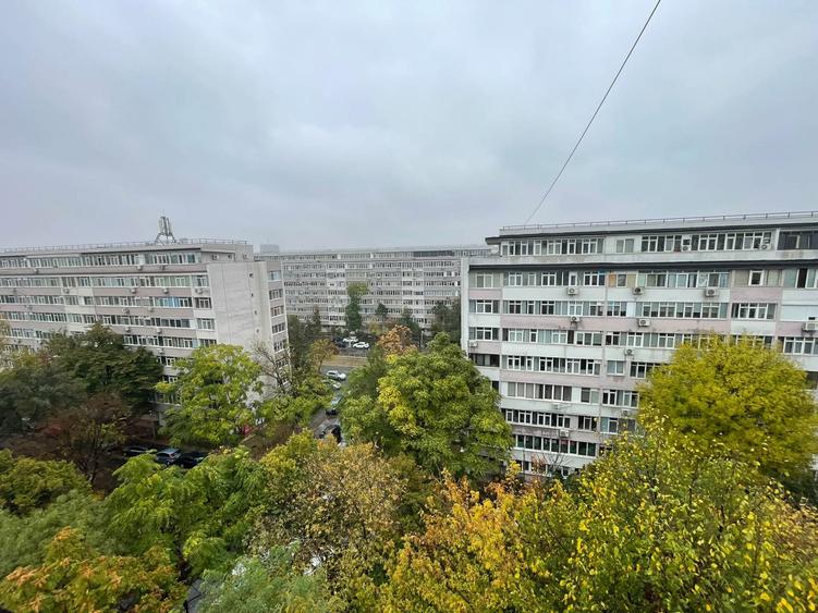Apartament cu 2 camere decomandat în Crângași