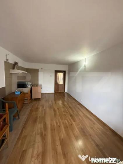 Casă cu 6 camere cu Teren 300 Mp în Central