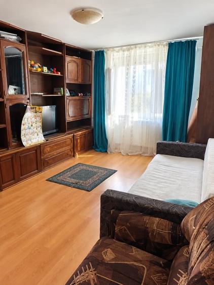 Apartament cu 2 camere decomandat, mobilat în Rovine