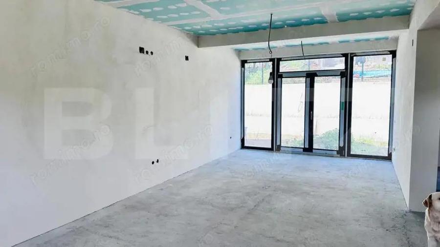 Casă cu 4 camere cu Teren 500 Mp în Central
