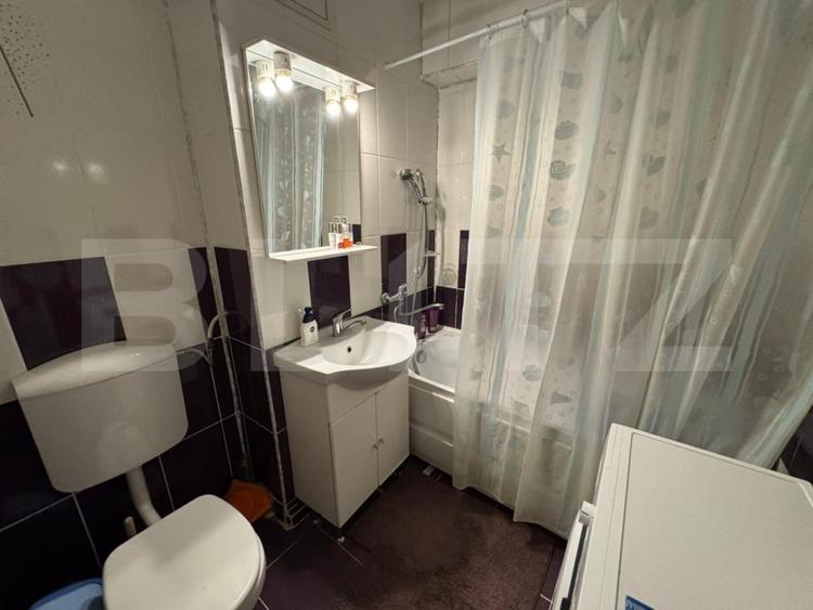 Apartament cu 4 camere decomandat, mobilat în Central