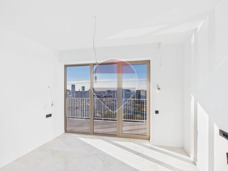 Apartament cu 4 camere decomandat în Pipera