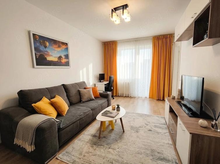 Apartament cu 2 camere decomandat în Parcul Carol
